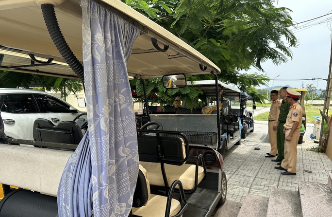 Vụ bát nháo xe điện ở điểm du lịch biển: Có 143 xe điện không phép - Ảnh 1.
