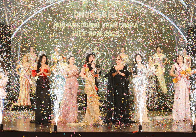 Doanh nhân Hà Nội đăng quang Hoa hậu Doanh nhân châu Á Việt Nam 2023 - Ảnh 3.
