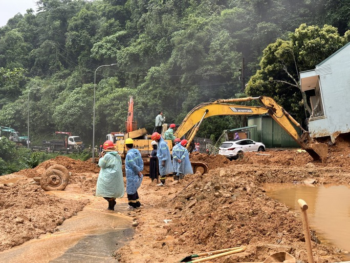 Tìm thấy thi thể cuối cùng trong vụ sạt lở chốt CSGT đèo Bảo Lộc - Ảnh 1.