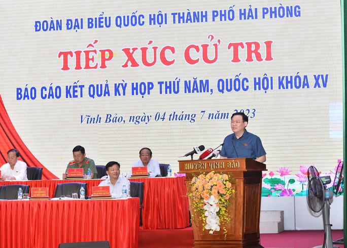 Chủ tịch Quốc hội Vương Đình Huệ tiếp xúc cử tri Hải Phòng - Ảnh 2.