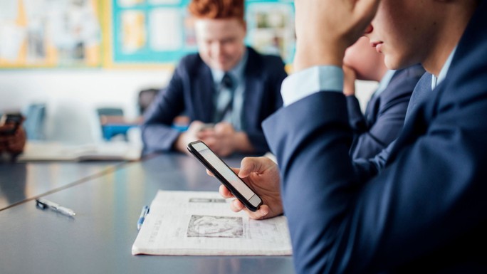 Hà Lan sẽ siết quản lý điện thoại di động tại lớp học - Ảnh 1.