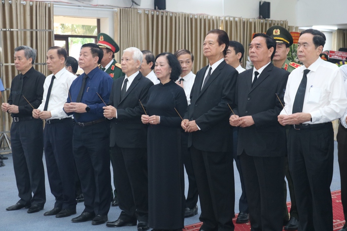 Lãnh đạo Đảng, Nhà nước viếng nguyên Trưởng Ban Tổ chức Trung ương Lê Phước Thọ - Ảnh 2.