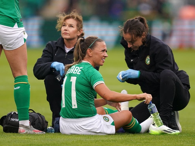 CH Ireland nguy cơ mất đội trưởng ở trận ra quân World Cup nữ 2023 sau trận giao hữu với Pháp - Ảnh 1.