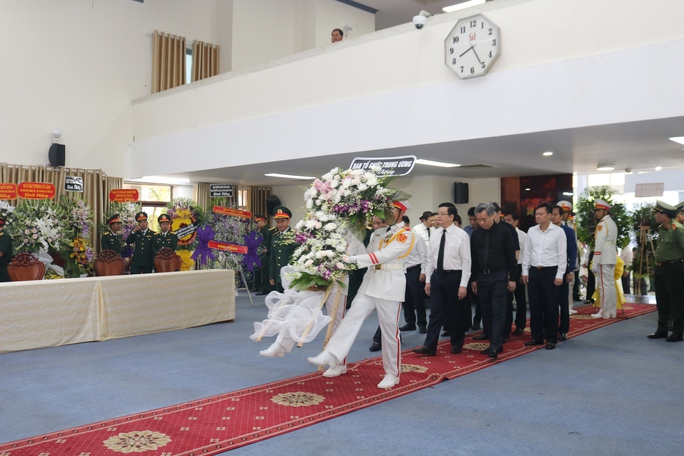 Lãnh đạo Đảng, Nhà nước viếng nguyên Trưởng Ban Tổ chức Trung ương Lê Phước Thọ - Ảnh 4.