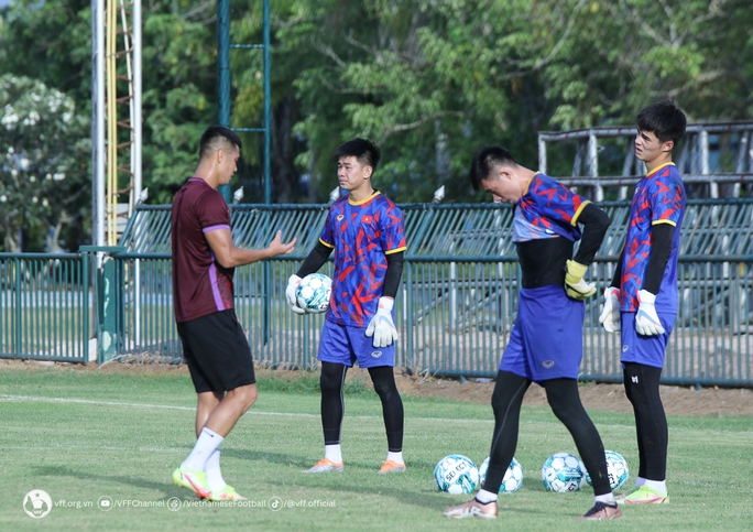 Tuyển U23 Việt Nam trau chuốt lối chơi chủ động tấn công - Ảnh 7.