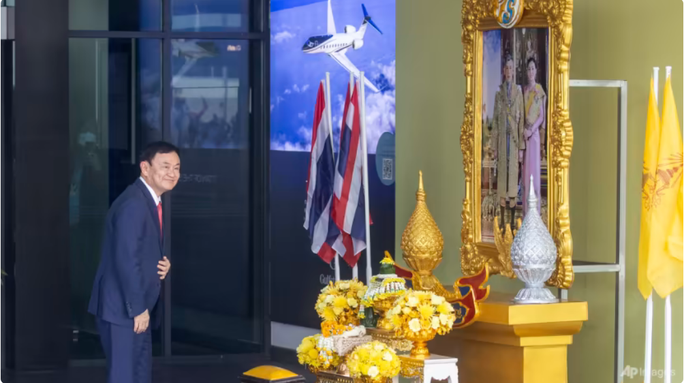 Vừa về nước, cựu Thủ tướng Thaksin Shinawatra bị kết án 8 năm tù - Ảnh 2.