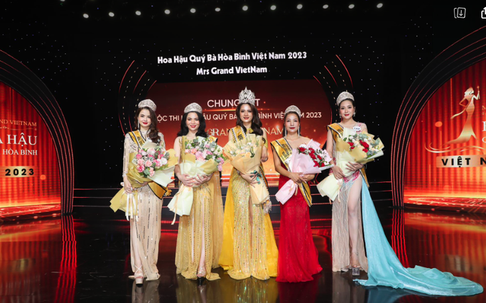 Người đẹp từng trầm cảm đăng quang Hoa hậu Quý bà Hoà bình Việt Nam 2023 - Ảnh 3.