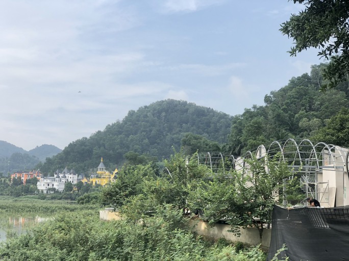 Hàng trăm công trình xẻ thịt đất rừng Sóc Sơn, huyện nói do xã giấu vi phạm - Ảnh 4.