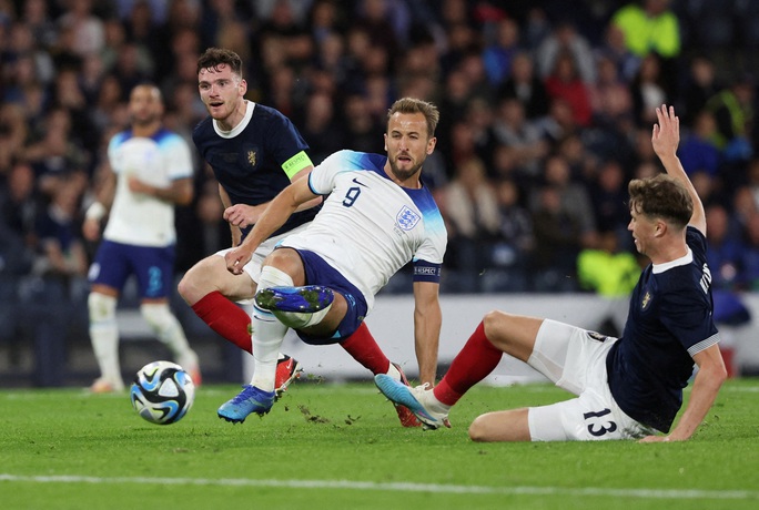 Maguire gây thảm họa, tuyển Anh vẫn hạ Scotland cuộc đối đầu thứ 150 - Ảnh 6. Maguire gây thảm họa, tuyển Anh vẫn hạ Scotland cuộc đối đầu thứ 150 - Ảnh 6.