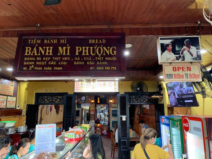 Tiệm bánh mì Phượng có thể bị đình chỉ hoạt động 3-5 tháng - Ảnh 1.