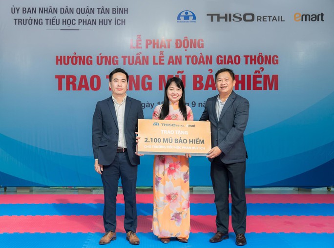 Thiso Retail trao 6.500 mũ bảo hiểm đạt chuẩn cho học sinh TP HCM - Ảnh 3.