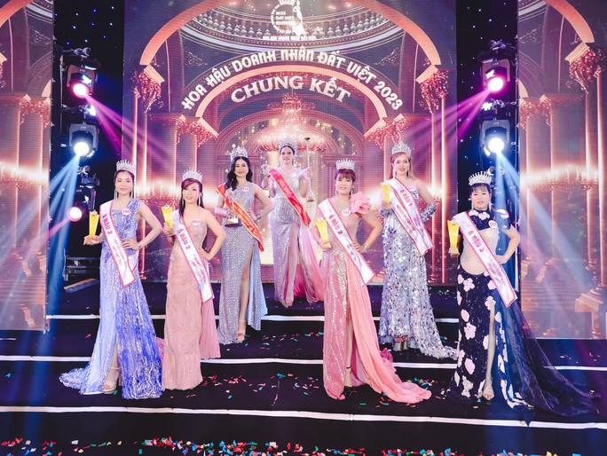 Doanh nhân Đồng Nai Ngô Thị Loan đăng quang Hoa hậu Doanh nhân Đất Việt 2023 - Ảnh 3.