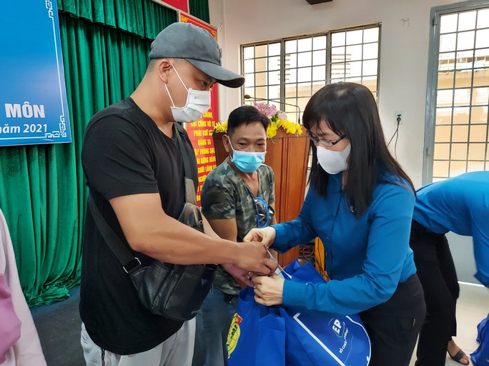 Giúp công nhân - lao động tránh bẫy tín dụng đen - Ảnh 3.