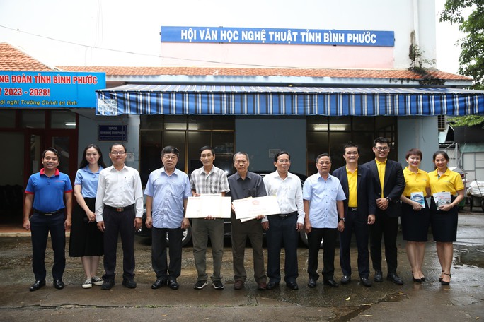 Mai Vàng tri ân thăm 2 nghệ sĩ ở Bình Phước - Ảnh 4.