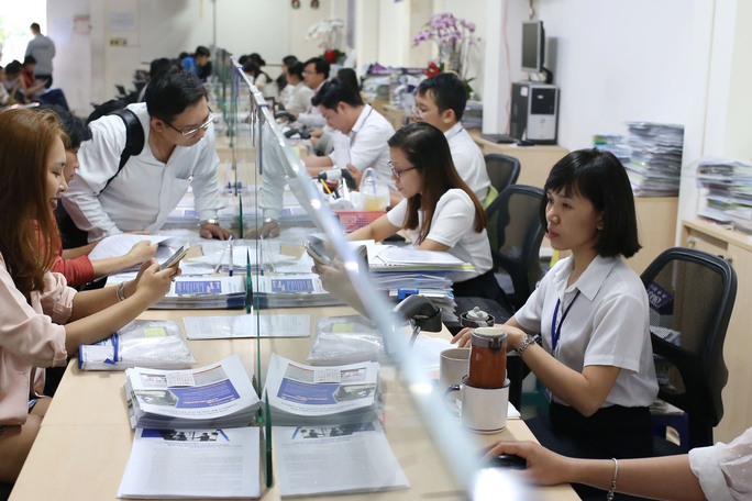 Cán bộ làm việc cầm chừng, né tránh, Chủ tịch UBND TP HCM yêu cầu rà soát, thay thế, điều chuyển - Ảnh 2.