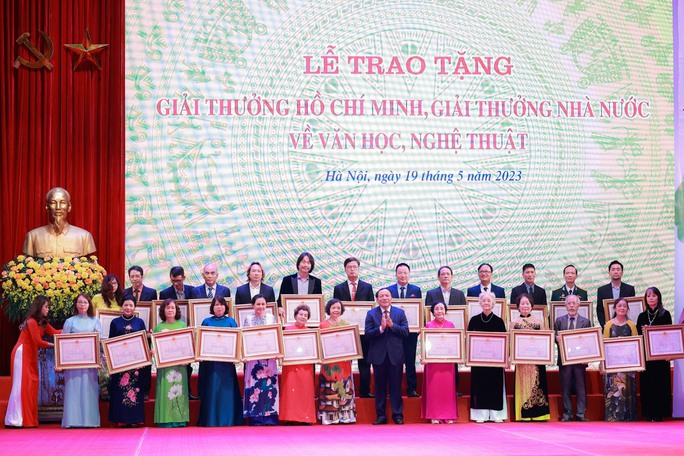 Bộ VH-TT-DL lên tiếng về việc chưa chi trả tiền thưởng Giải thưởng Hồ Chí Minh - Ảnh 1.
