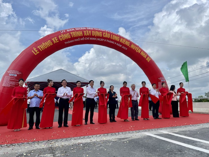 Chính thức thông xe cầu Long Kiểng sau 22 năm chờ đợi - Ảnh 1. Chính thức thông xe cầu Long Kiểng sau 22 năm chờ đợi - Ảnh 1.
