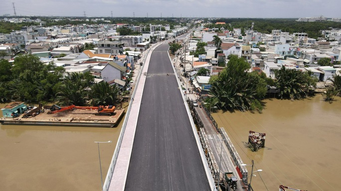 Chính thức thông xe cầu Long Kiểng sau 22 năm chờ đợi - Ảnh 7. Chính thức thông xe cầu Long Kiểng sau 22 năm chờ đợi - Ảnh 7.