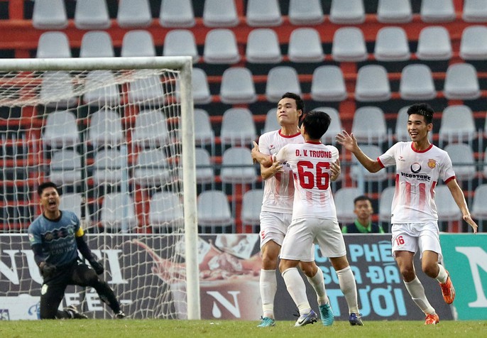 Đẩy XSKT Cần Thơ rớt hạng, Nam Định giành suất tranh vé vớt V-League 2019 - Ảnh 6.