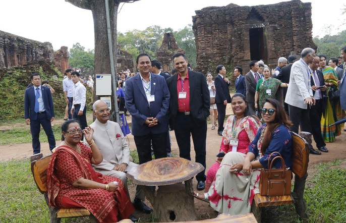 Tổng thống Ấn Độ cùng phu nhân thăm di sản thế giới Mỹ Sơn - Ảnh 11.