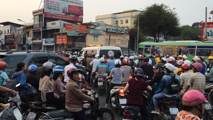 Ùn tắc trùng trùng, lớp lớp những ngày cận soi kèo nhà cái hôm nay - Ảnh 8.