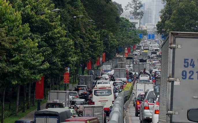 Ùn tắc trùng trùng, lớp lớp những ngày cận soi kèo nhà cái hôm nay - Ảnh 7.
