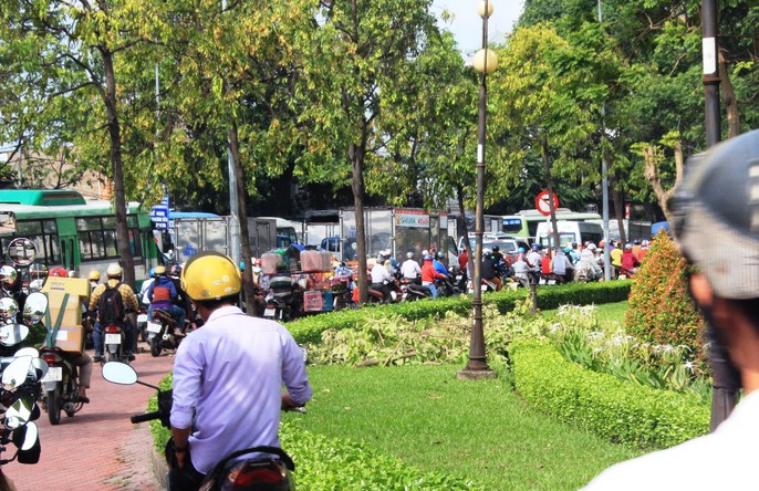 Ùn tắc trùng trùng, lớp lớp những ngày cận soi kèo nhà cái hôm nay - Ảnh 4.