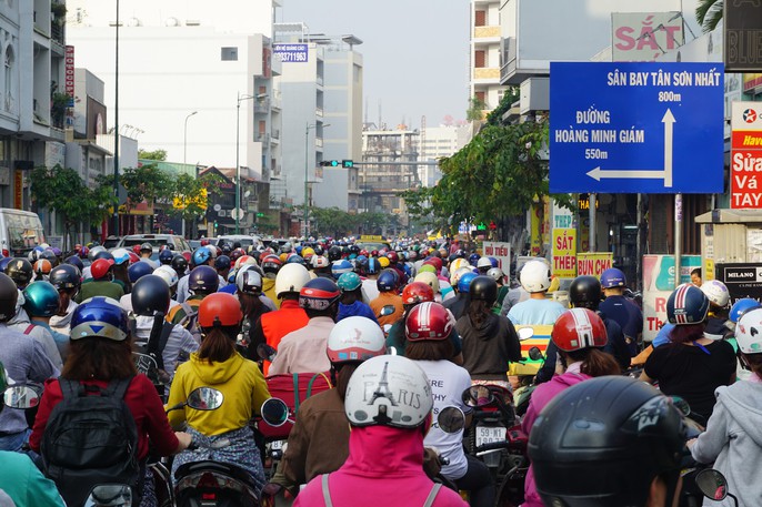 Ùn tắc trùng trùng, lớp lớp những ngày cận soi kèo nhà cái hôm nay - Ảnh 1.