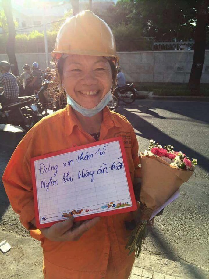 Kinh h&atilde;i những thứ được m&oacute;c l&ecirc;n từ l&ograve;ng cống ở S&agrave;i G&ograve;n - Ảnh 9.