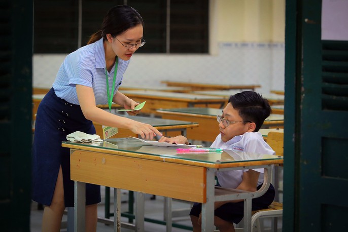 Kết thúc kỳ thi THPT, đọng lại nụ cười, nước mắt - Ảnh 6.