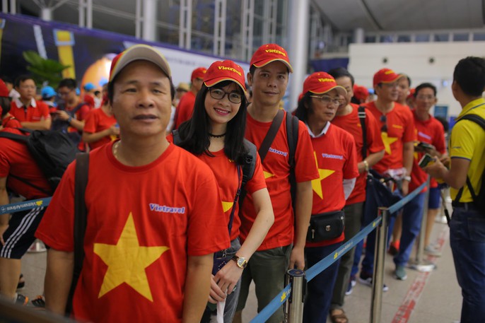 More than 200 fans fly to Indonesia early to dismiss the Vietnamese Olympic Games - Photo 1.