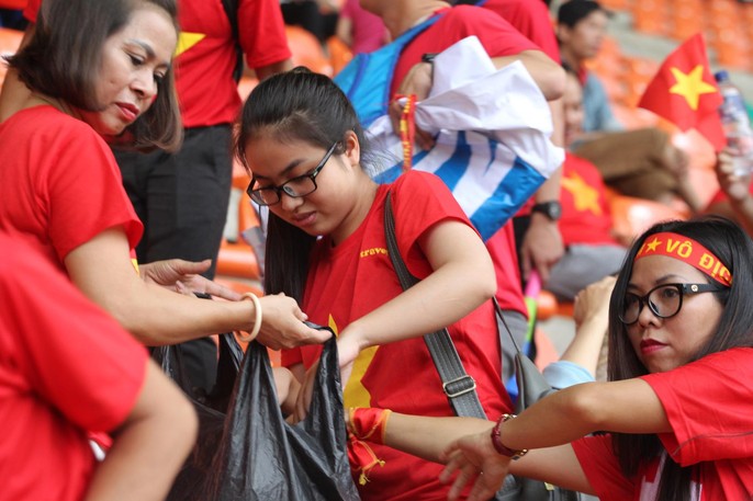 Olympic Việt Nam chia tay trong tiếc nuối, CĐV thẫn thờ - Ảnh 10.