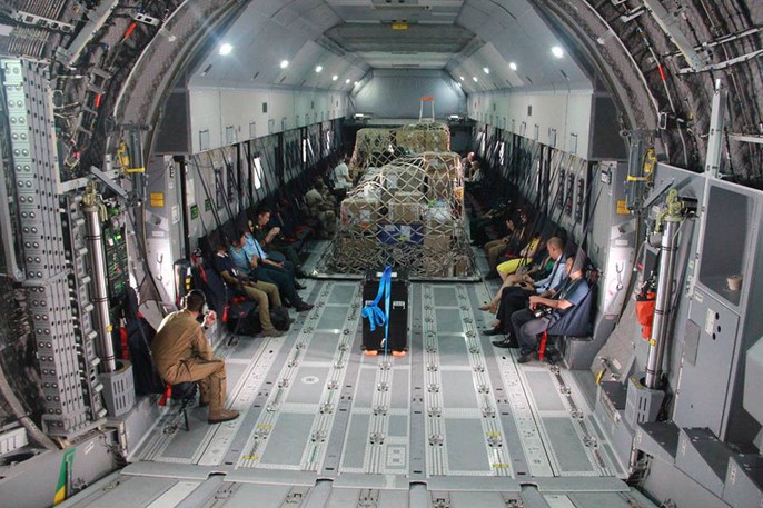 Soi nội thất máy bay A400M của không quân Pháp - Ảnh 2. Soi nội thất máy bay A400M của không quân Pháp - Ảnh 2.