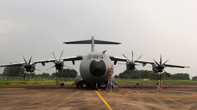 Soi nội thất máy bay A400M của không quân Pháp - Ảnh 1. Soi nội thất máy bay A400M của không quân Pháp - Ảnh 1.