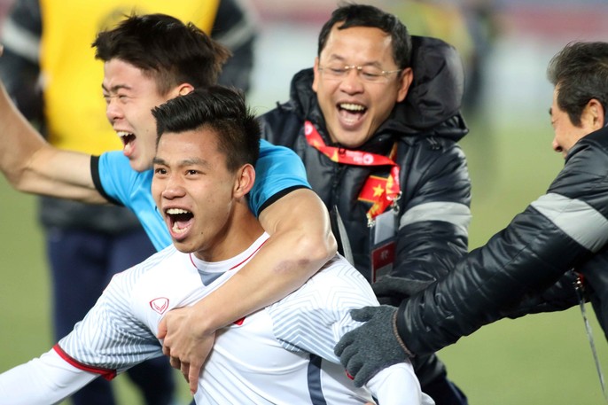 Chùm ảnh hạnh phúc của U23 VN sau chiến tích vào chung kết - Ảnh 1. Chùm ảnh hạnh phúc của U23 VN sau chiến tích vào chung kết - Ảnh 1.