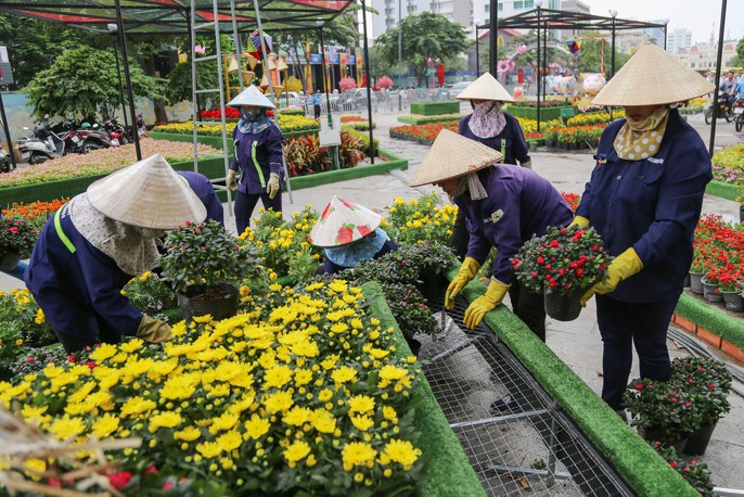 Toàn cảnh đường hoa Nguyễn Huệ trước giờ khai mạc - Ảnh 9. Toàn cảnh đường hoa Nguyễn Huệ trước giờ khai mạc - Ảnh 9.