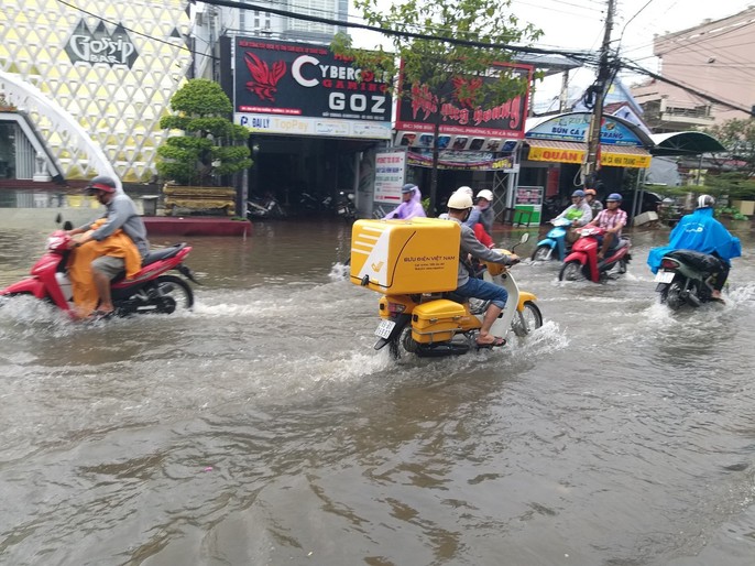 Bạc Liêu, Cà Mau ngập kỷ lục do ảnh hưởng bão số 1 - Ảnh 12.