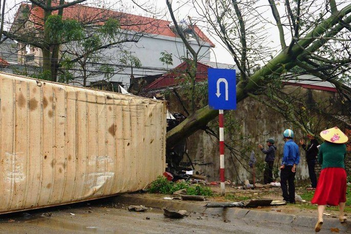 Xe container gây tai nạn liên hoàn nghiêm trọng, 8 người thương vong - Ảnh 11.