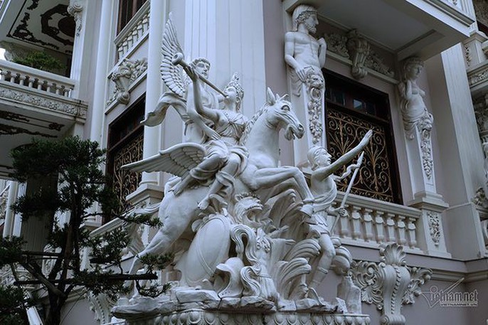 Choáng với tòa lâu đài của một đại gia - Ảnh 6.