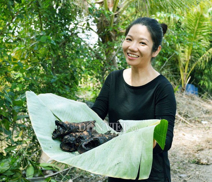 Sướng với cá đồng quẫy loạn xạ ở đìa vừa tát tại huyện Trần Văn Thời - Ảnh 4.