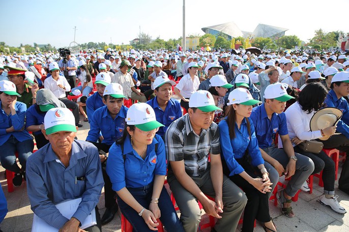 Khởi động Chương trình “Một triệu lá cờ Tổ quốc cùng ngư dân bám biển” - Ảnh 3.