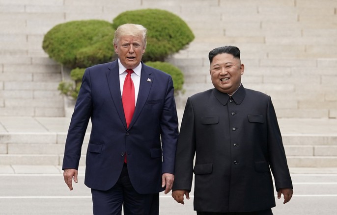 Hình ảnh lịch sử khi Tổng thống Trump gặp ông Kim Jong-un tại Bàn Môn Điếm - Ảnh 6.