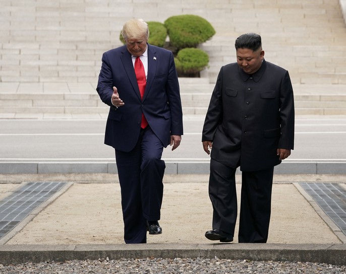 Hình ảnh lịch sử khi Tổng thống Trump gặp ông Kim Jong-un tại Bàn Môn Điếm - Ảnh 5.