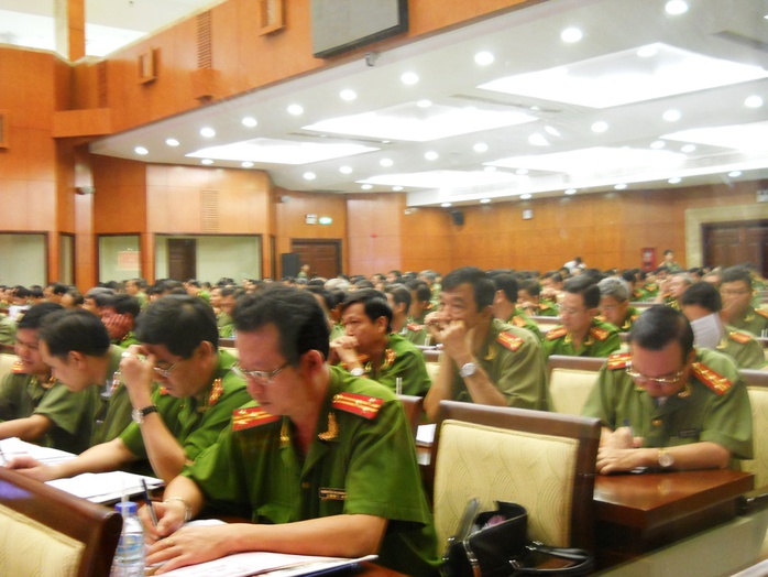 Quang cảnh buổi tổng kết công tác năm 2013 của Công an TP HCM vào sáng 21-12.
