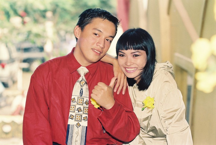 Phương Thanh và Lam Trường cười tươi trước thời điểm nhận Giải Mai Vàng 1998