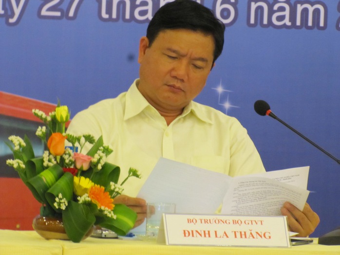 Bộ trưởng Đinh La Thăng trong hội nghị về xã hội hóa bến xe tổ chức tại Đà Nẵng, sáng 27-6