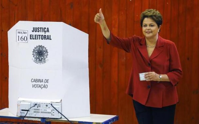Bà Dilma Rousseff tái đắc cử tổng thống Brazil hôm 26-10. Ảnh: Reuters