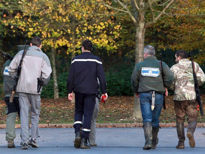 Nhà chức trách Pháp đang tích cực truy lùng con hổ ở thị trấn Montévrain, ngoại ô thủ đô Paris. Ảnh: AP