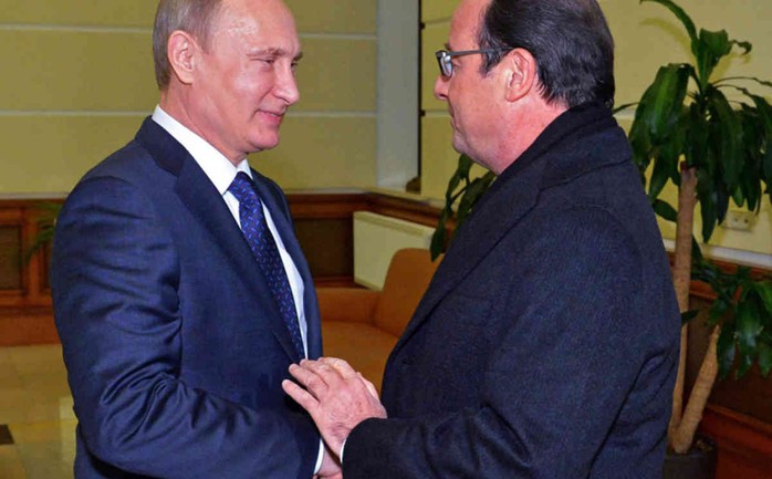 Tổng thống Pháp Francois Hollande gặp ông Putin ngày 6-12 tại Moscow. Ảnh: Sky News