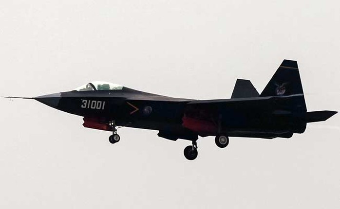 Máy bay tàng hình J-31 của Trung Quốc. Ảnh: Reuters